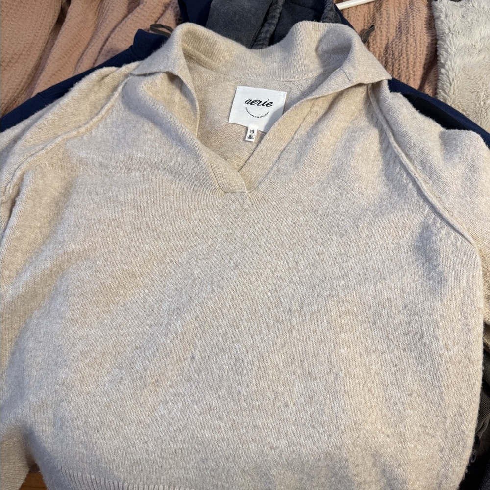 Aerie Light Beige V-Neck Pullover